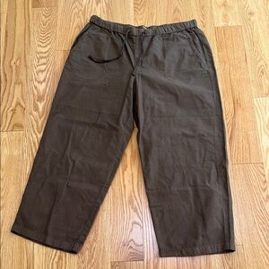 Eileen fisher large dark olive cotton cropped pants.